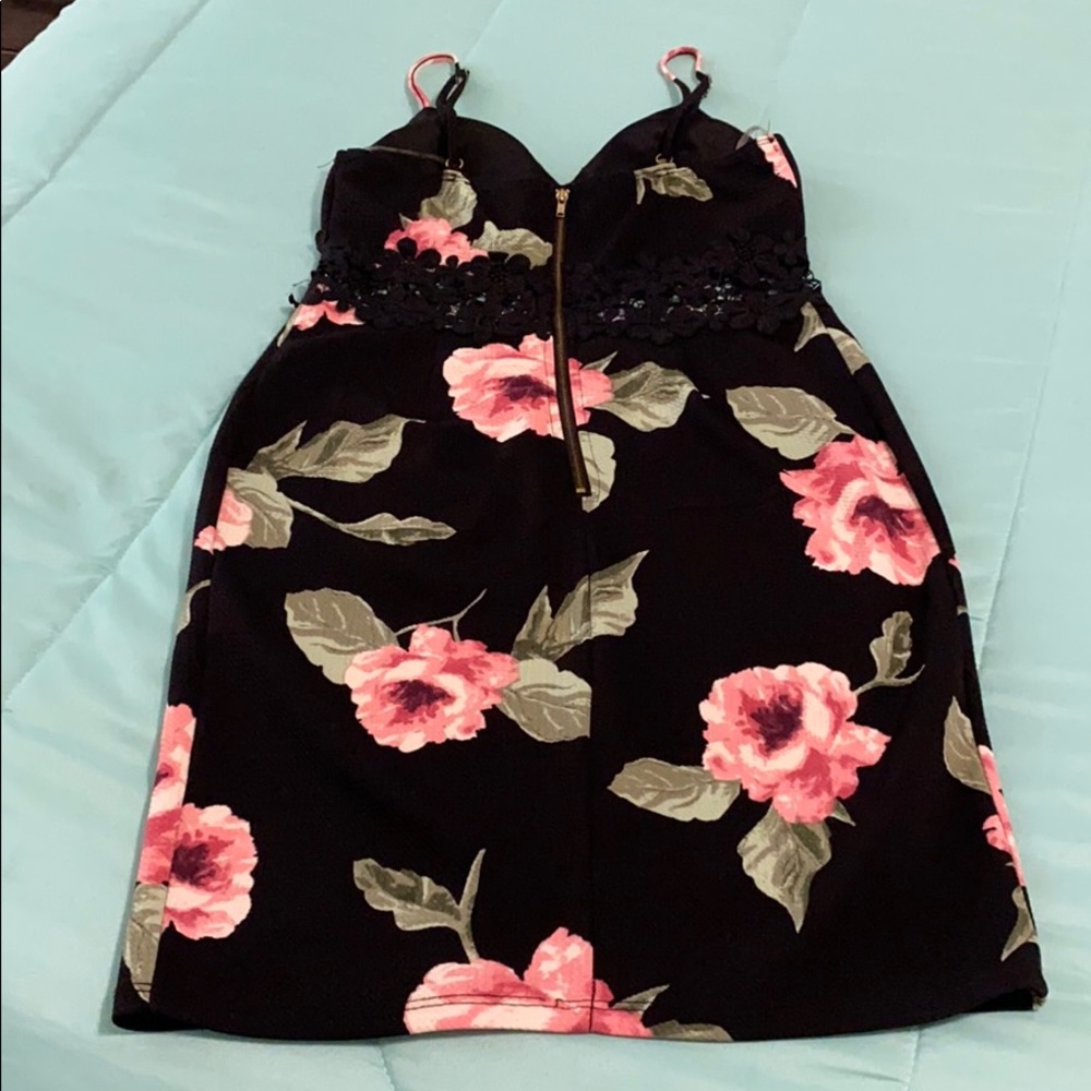 Roseprint Dress w/lace detail